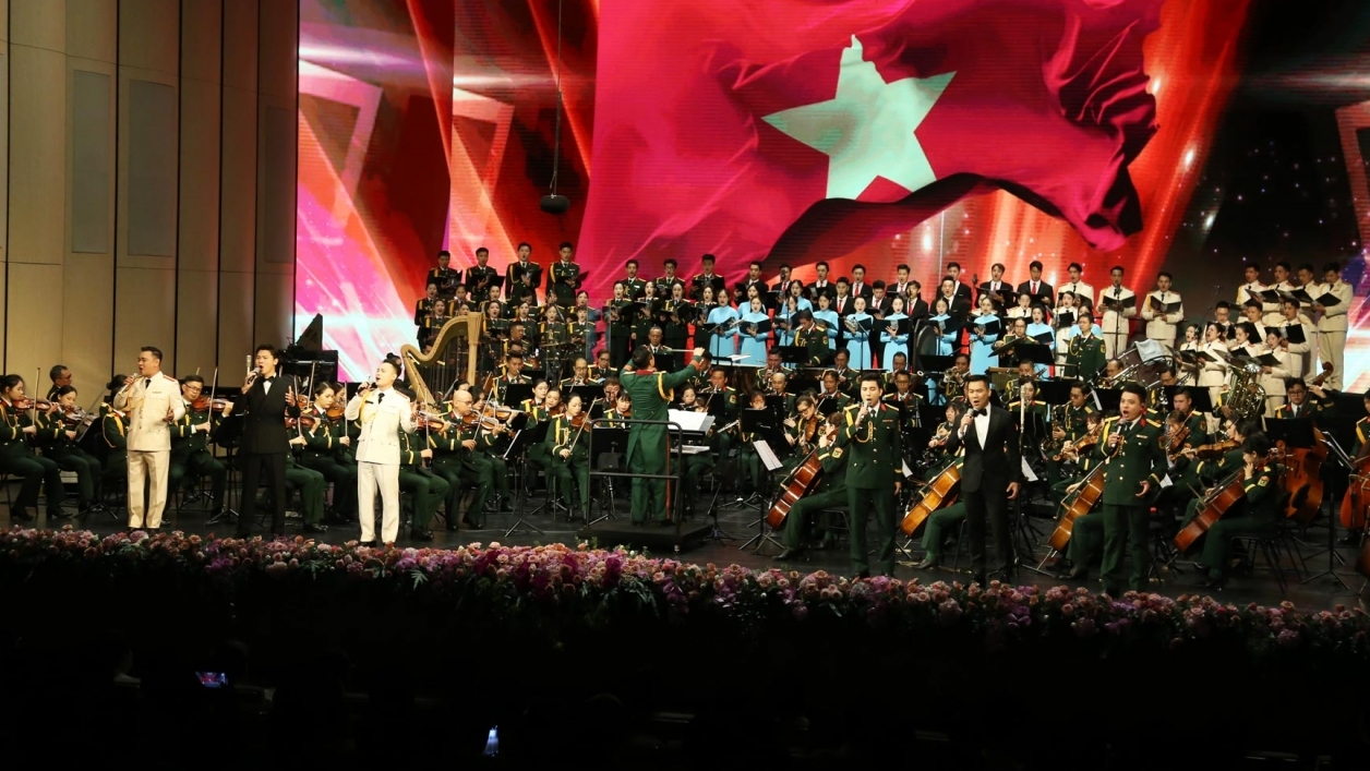 Bản trường ca vang mãi - Chào mừng kỷ niệm 80 năm Ngày truyền thống ngành Công an và Ngoại giao