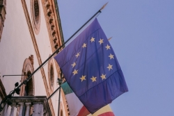 EU áp dụng quy định giảm thiểu rủi ro xã hội từ AI thế hệ mới