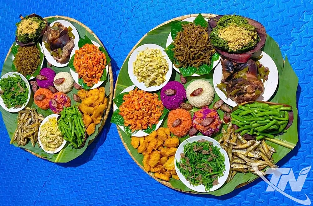 Tới pác Ngòi, du khách sẽ được thưởng thức những món ăn đặc sản của địa phương. Tới pác Ngòi, du khách sẽ được thưởng thức những món ăn đặc sản của địa phương.