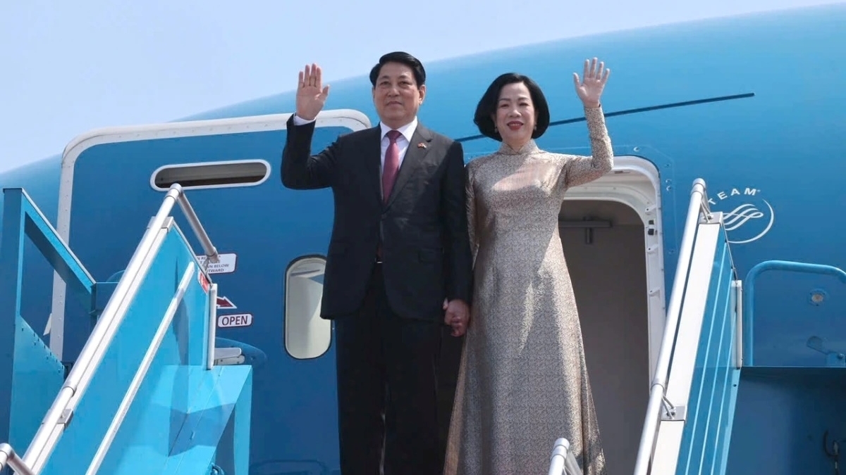 Chủ tịch nước Lương Cường và Phu nhân bắt đầu chuyến thăm cấp Nhà nước tới Ai Cập và Angola