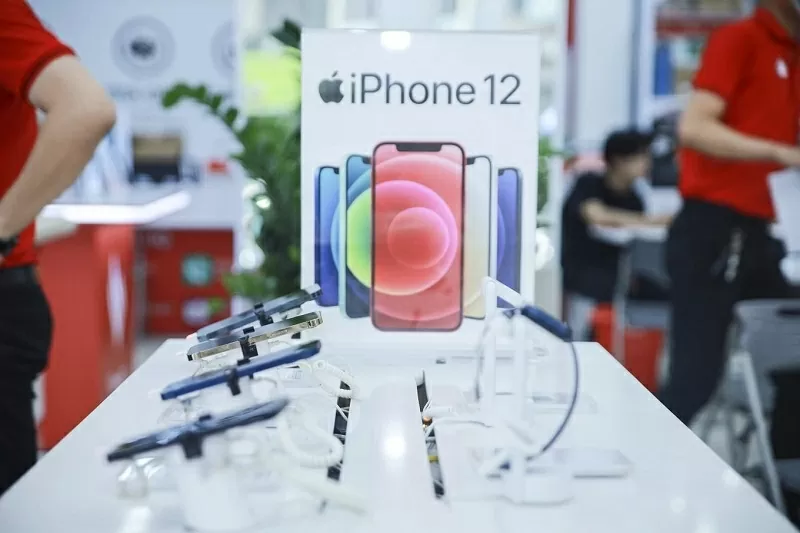 Bộ đôi iPhone 11 và iPhone 12 của Apple nhận được nhiều sự quan tâm của người dùng nhờ mức giá dễ tiếp cận Bộ đôi iPhone 11 và iPhone 12 của Apple nhận được nhiều sự quan tâm của người dùng nhờ mức giá dễ tiếp cận