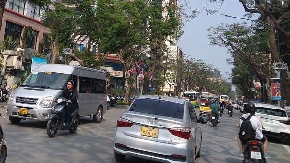 Hà Nội: Phường Cửa Nam bác tin đồn cấm xe chạy xăng trên địa bàn
