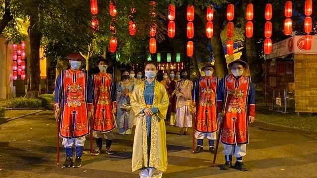 Để 'thắp sáng' kinh tế đêm Hà Nội