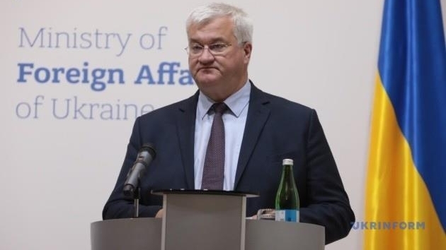 Ukraine tính đường 'kiếm tiền' để mua vũ khí Ba Lan, một quốc gia quyết tiên phong trong viện trợ Kiev