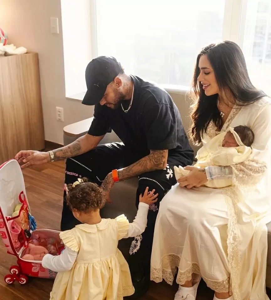 Neymar và những khoảnh khắc đáng yêu cùng gia đình nhỏ Neymar và những khoảnh khắc đáng yêu cùng gia đình nhỏ