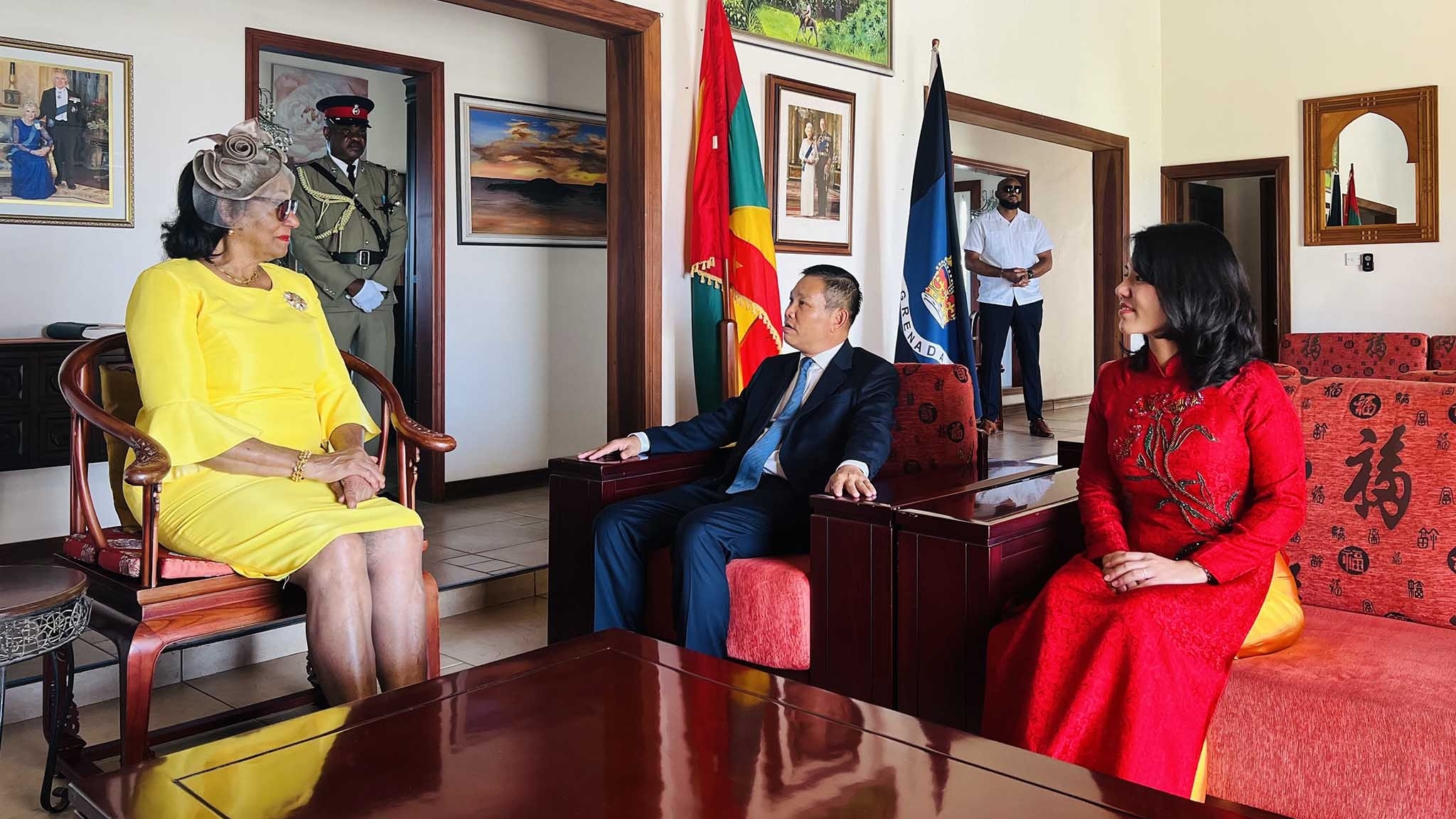 Đại sứ Vũ Trung Mỹ trình Thư ủy nhiệm lên Toàn quyền Grenada