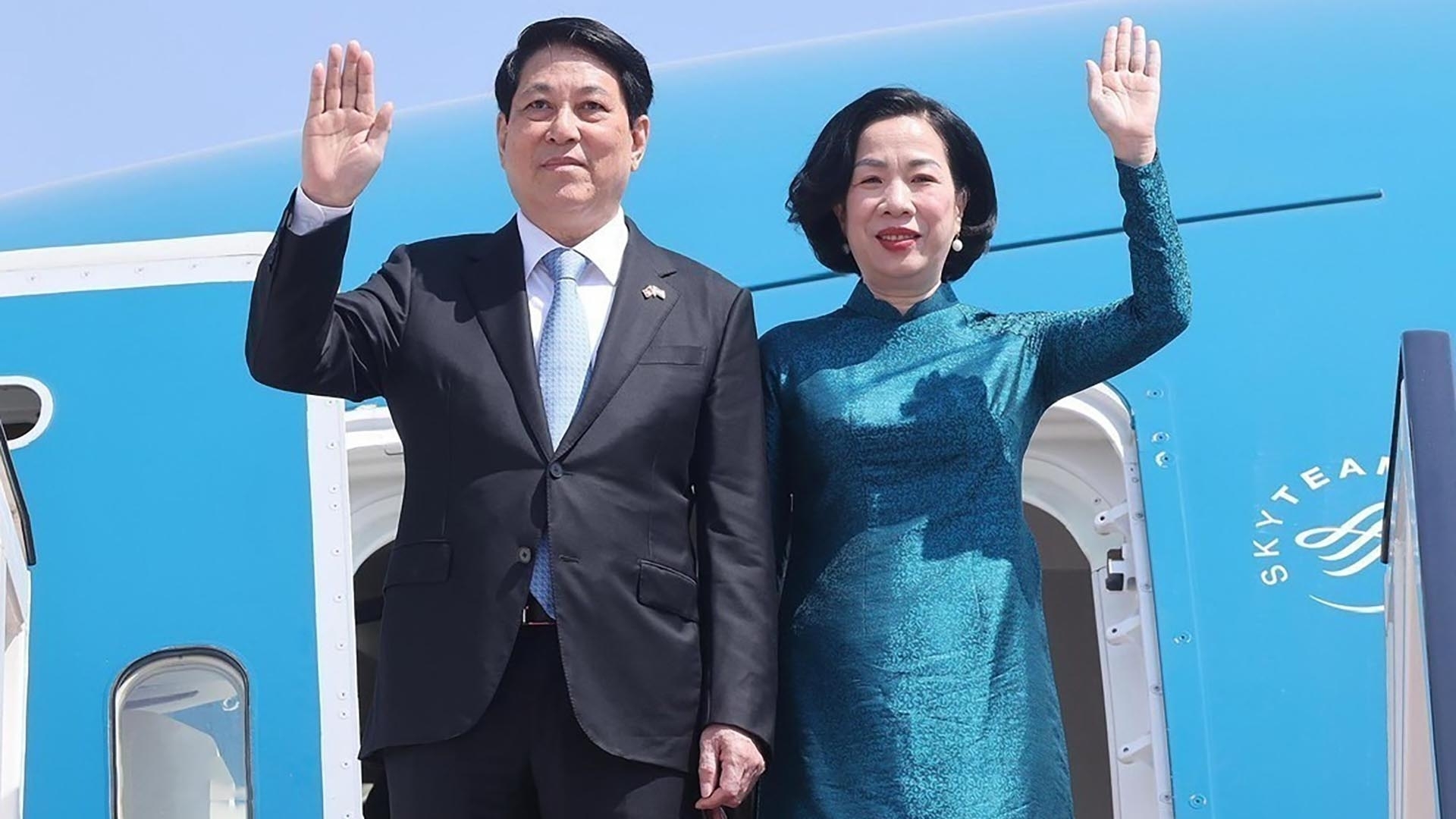 Chủ tịch nước Lương Cường và Phu nhân rời Ai Cập, lên đường thăm cấp Nhà nước tới Angola