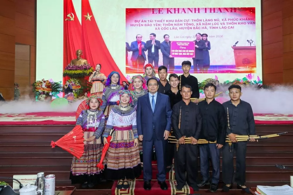 Phát triển Tập đoàn có tiềm lực mạnh, quản trị hiện đại, năng lực cạnh tranh cao, tiên phong trong chuyển dịch năng lượng và tăng trưởng xanh bền vững Phát triển Tập đoàn có tiềm lực mạnh, quản trị hiện đại, năng lực cạnh tranh cao, tiên phong trong chuyển dịch năng lượng và tăng trưởng xanh bền vững