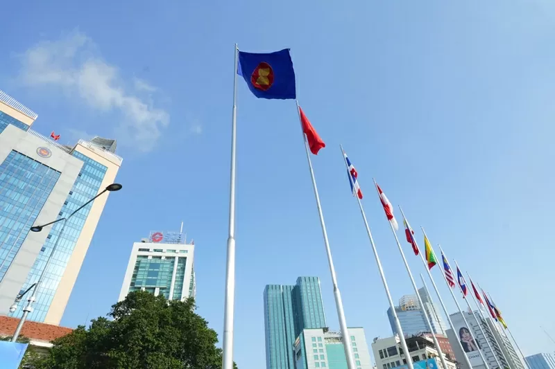 Lễ thượng cờ kỷ niệm 58 năm thành lập ASEAN và 30 năm Việt Nam gia nhập Hiệp hội diễn ra trang trọng tại Tp. HCM Lễ thượng cờ kỷ niệm 58 năm thành lập ASEAN và 30 năm Việt Nam gia nhập Hiệp hội diễn ra trang trọng tại Tp. HCM