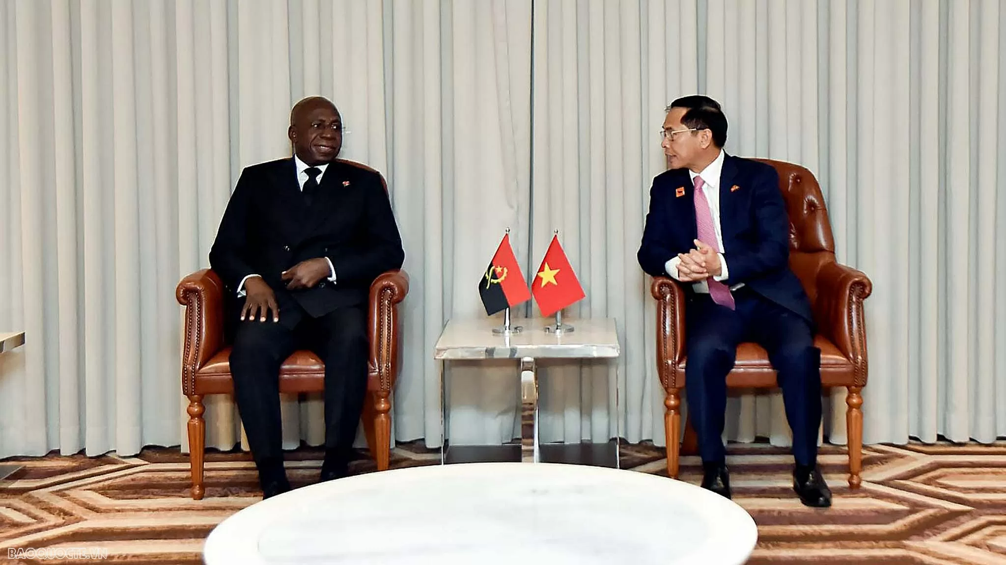 Phó Thủ tướng, Bộ trưởng Ngoại giao Bùi Thanh Sơn gặp Bộ trưởng Ngoại giao Angola Téte António