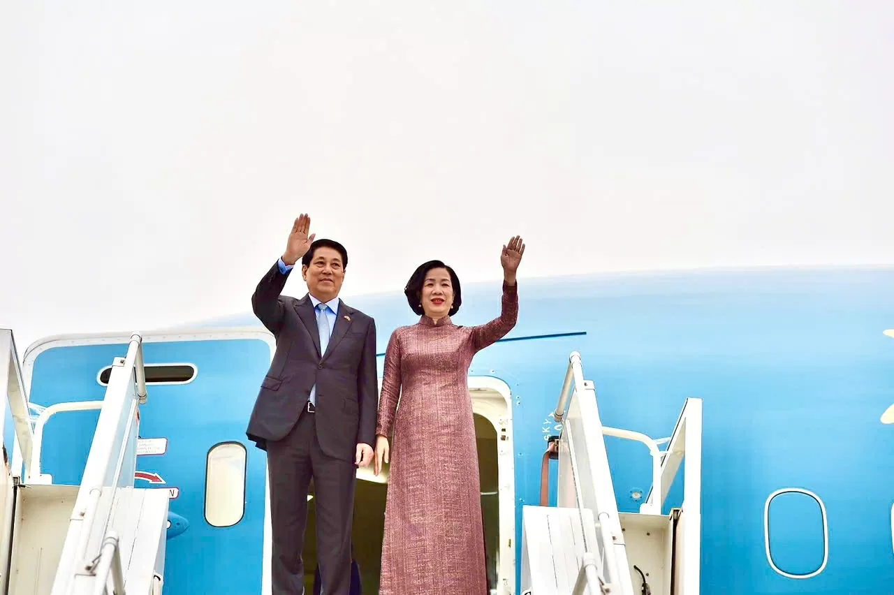 Chủ tịch nước Lương Cường và Phu nhân kết thúc tốt đẹp chuyến thăm cấp Nhà nước Cộng hòa Angola Chủ tịch nước Lương Cường và Phu nhân kết thúc tốt đẹp chuyến thăm cấp Nhà nước Cộng hòa Angola