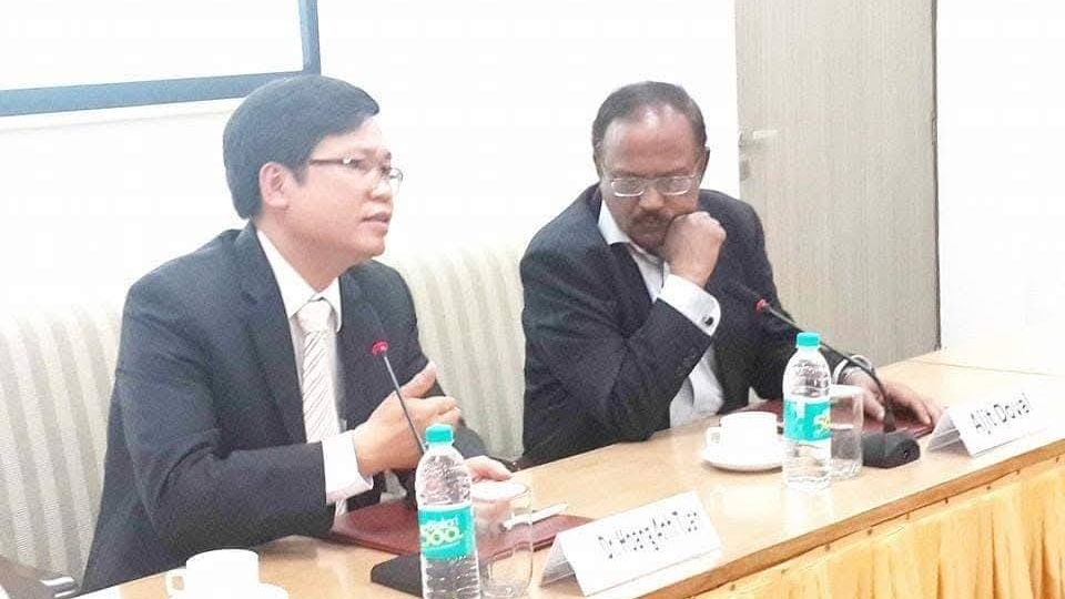 Cuộc gặp bất ngờ giữa 'James Bond Ấn Độ' và nhà nghiên cứu chiến lược đến từ Việt Nam