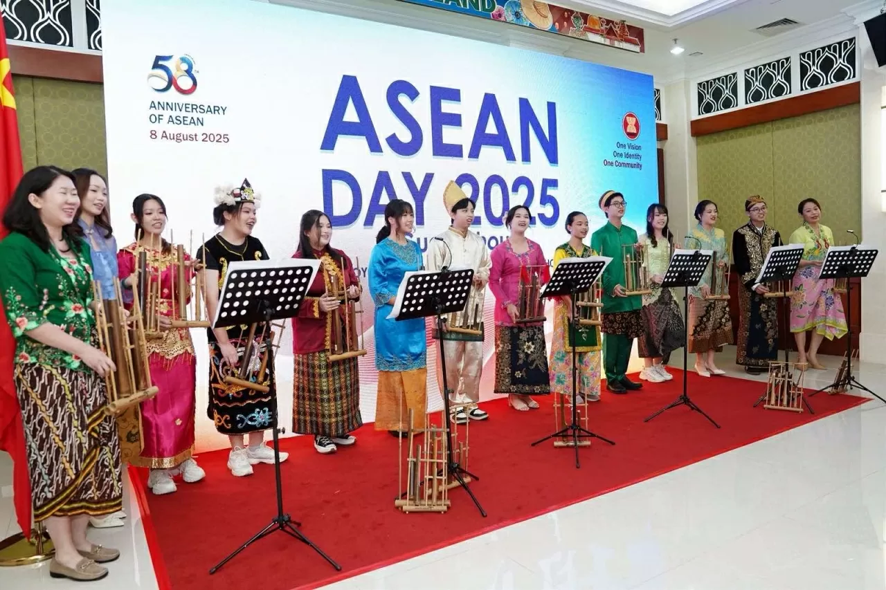 Chuỗi sự kiện chào mừng 58 năm Ngày thành lập ASEAN tại Quảng Châu, Trung Quốc Chuỗi sự kiện chào mừng 58 năm Ngày thành lập ASEAN tại Quảng Châu, Trung Quốc