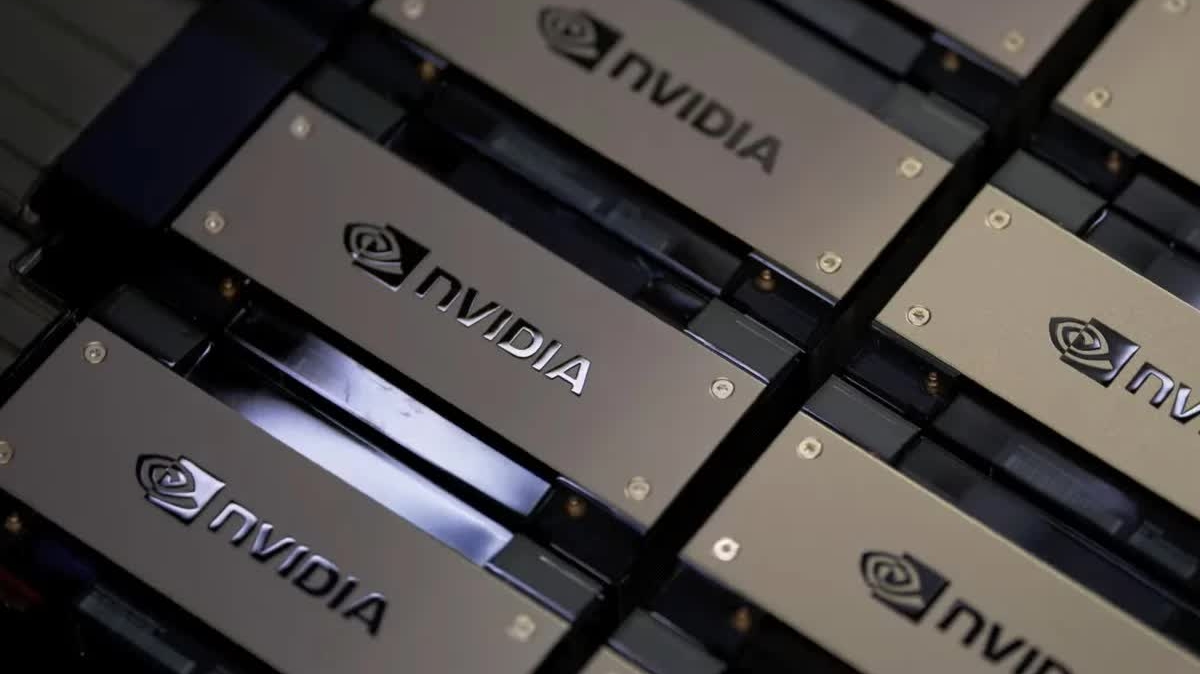 Mỹ có động thái bất ngờ,  'bật đèn xanh' để Nvidia bán chip H20 sang Trung Quốc