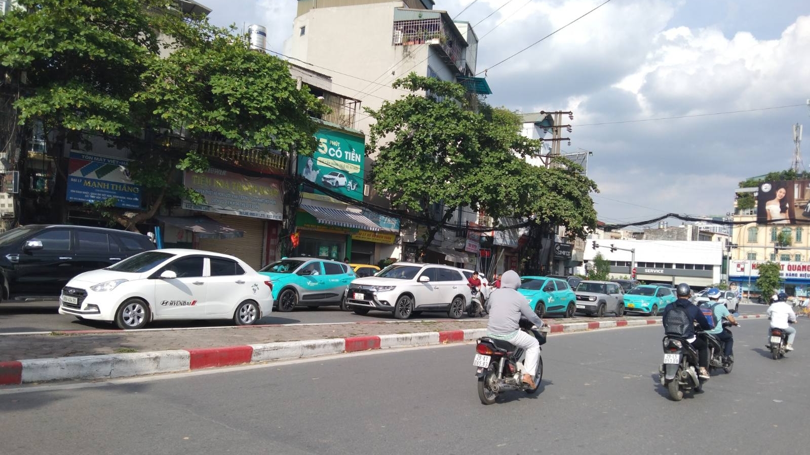 Dự báo thời tiết hôm nay (10/8): Trung du, Đồng bằng Bắc Bộ ngày nắng nóng; vùng núi chiều tối mưa to cục bộ