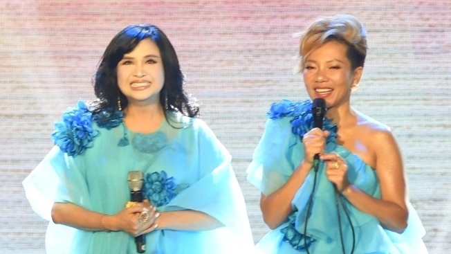 Hát liveshow, bộ đôi diva Thanh Lam - Hà Trần đặt may chung trang phục một thương hiệu