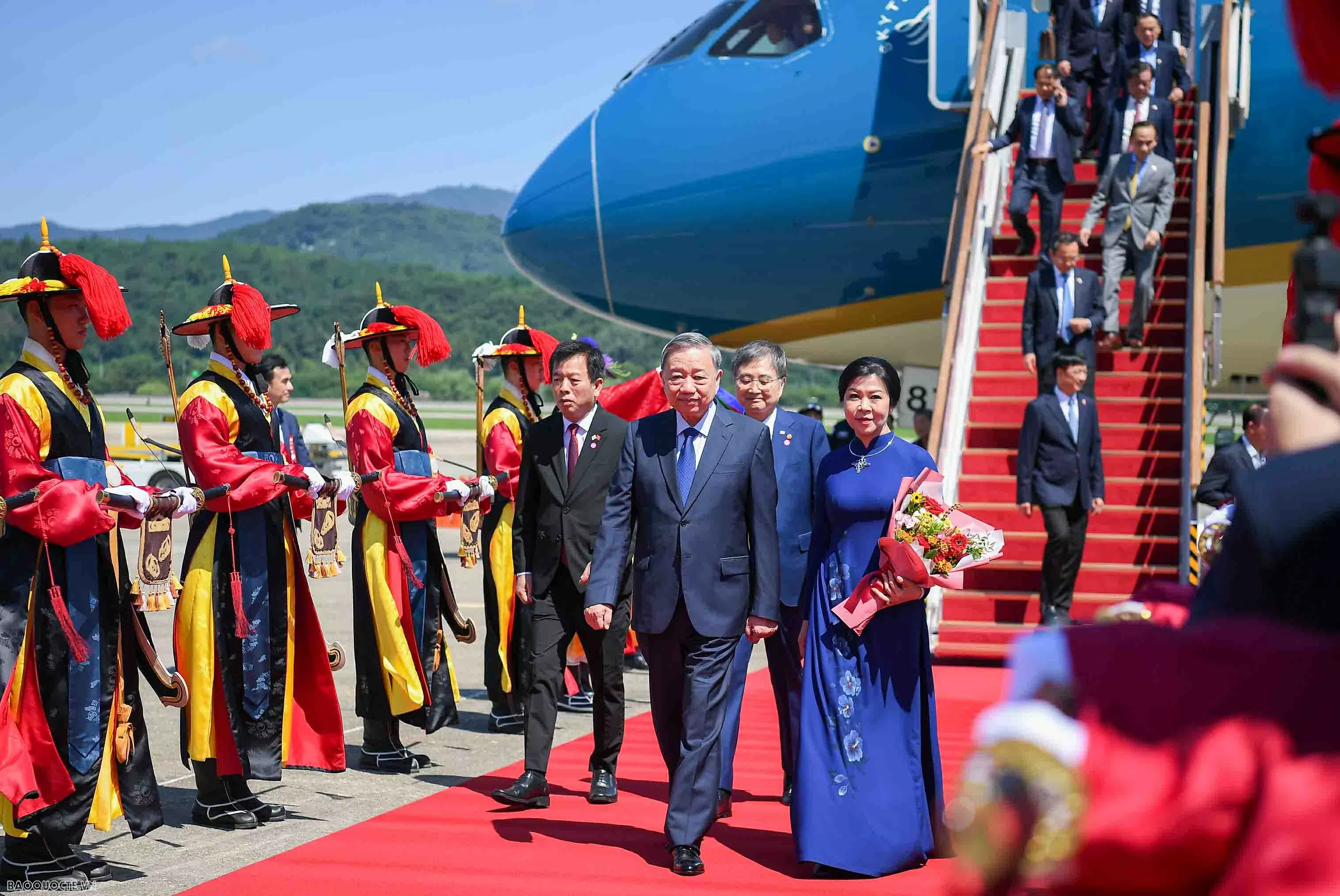 Tổng Bí thư Tô Lâm và Phu nhân đến Seoul, bắt đầu chuyến thăm cấp Nhà nước Hàn Quốc