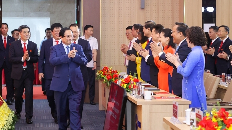 Thủ tướng Phạm Minh Chính: EVN phải lớn mạnh trở thành tập đoàn điện lực đứng thứ 3 khu vực và phấn đấu cao hơn