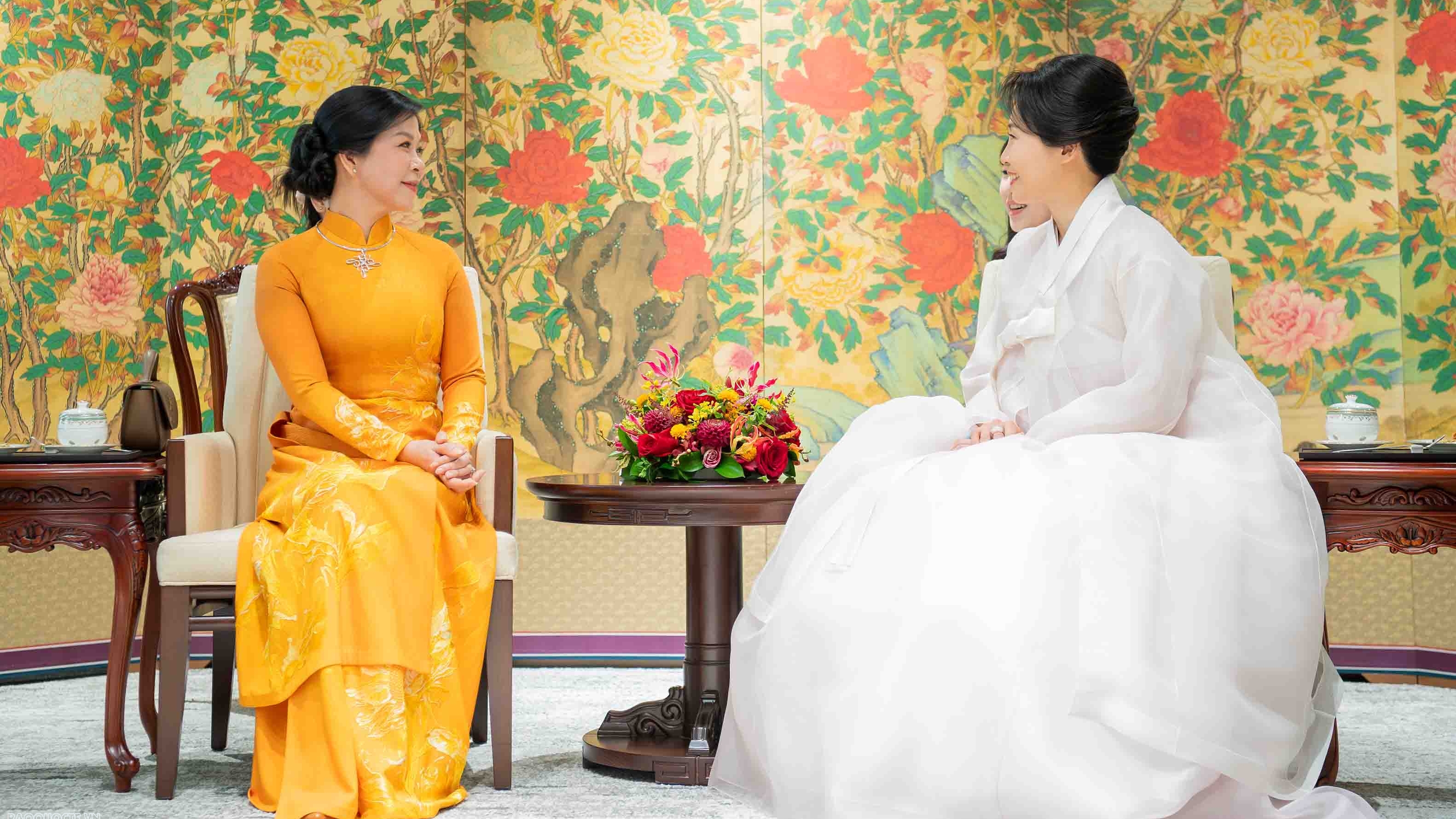 Phu nhân Tổng Bí thư và Phu nhân Tổng thống Hàn Quốc thưởng trà, tham quan Bảo tàng