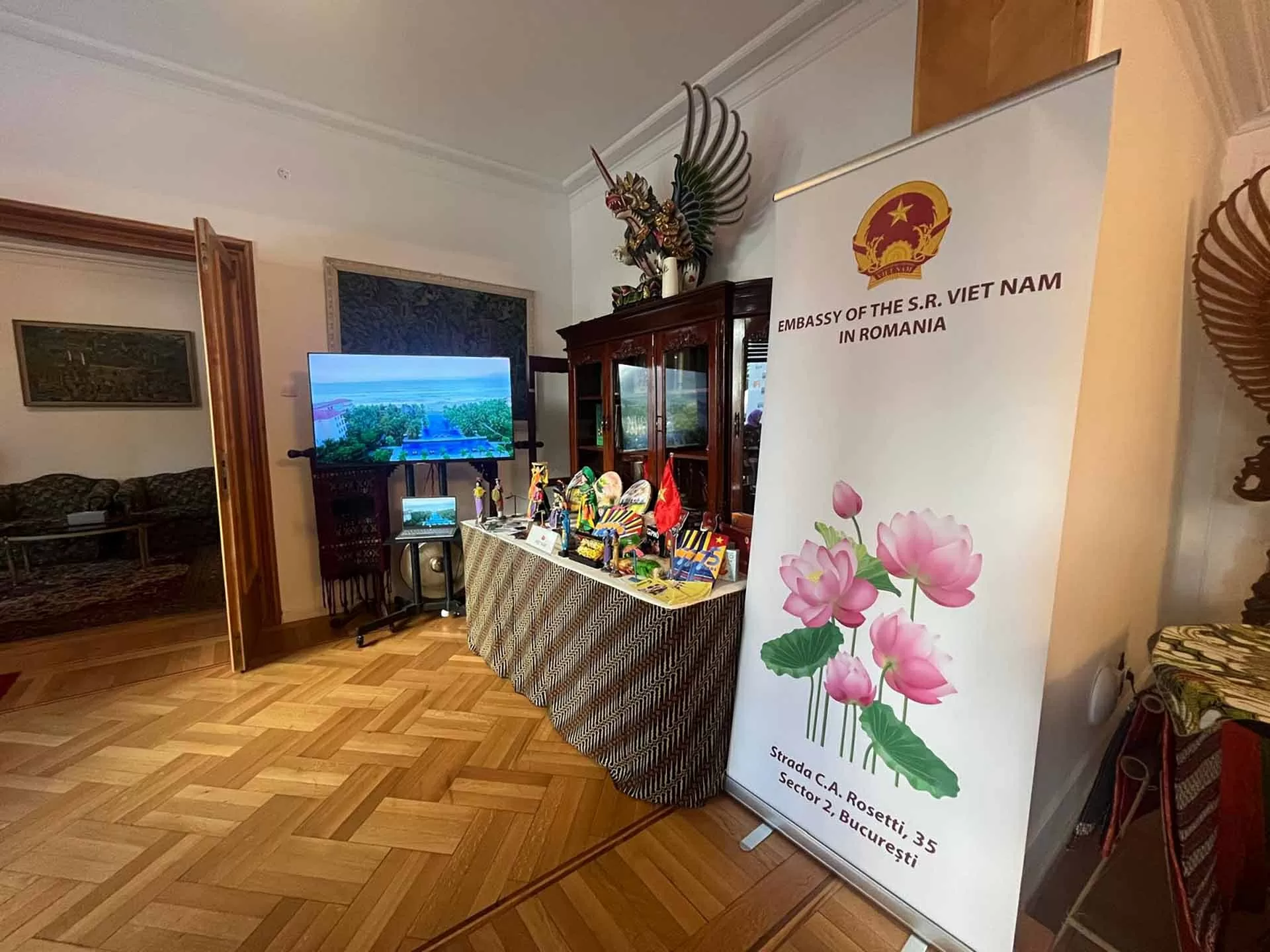 Lễ thượng cờ nhân ngày thành lập ASEAN tại Romania