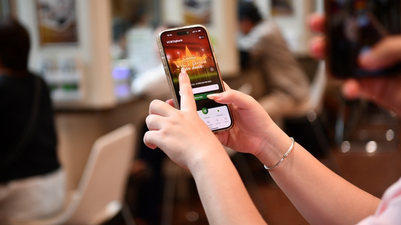 'Cùng Việt Nam tiến bước' Vietcombank lan tỏa thông điệp '1 tỷ bước xanh'