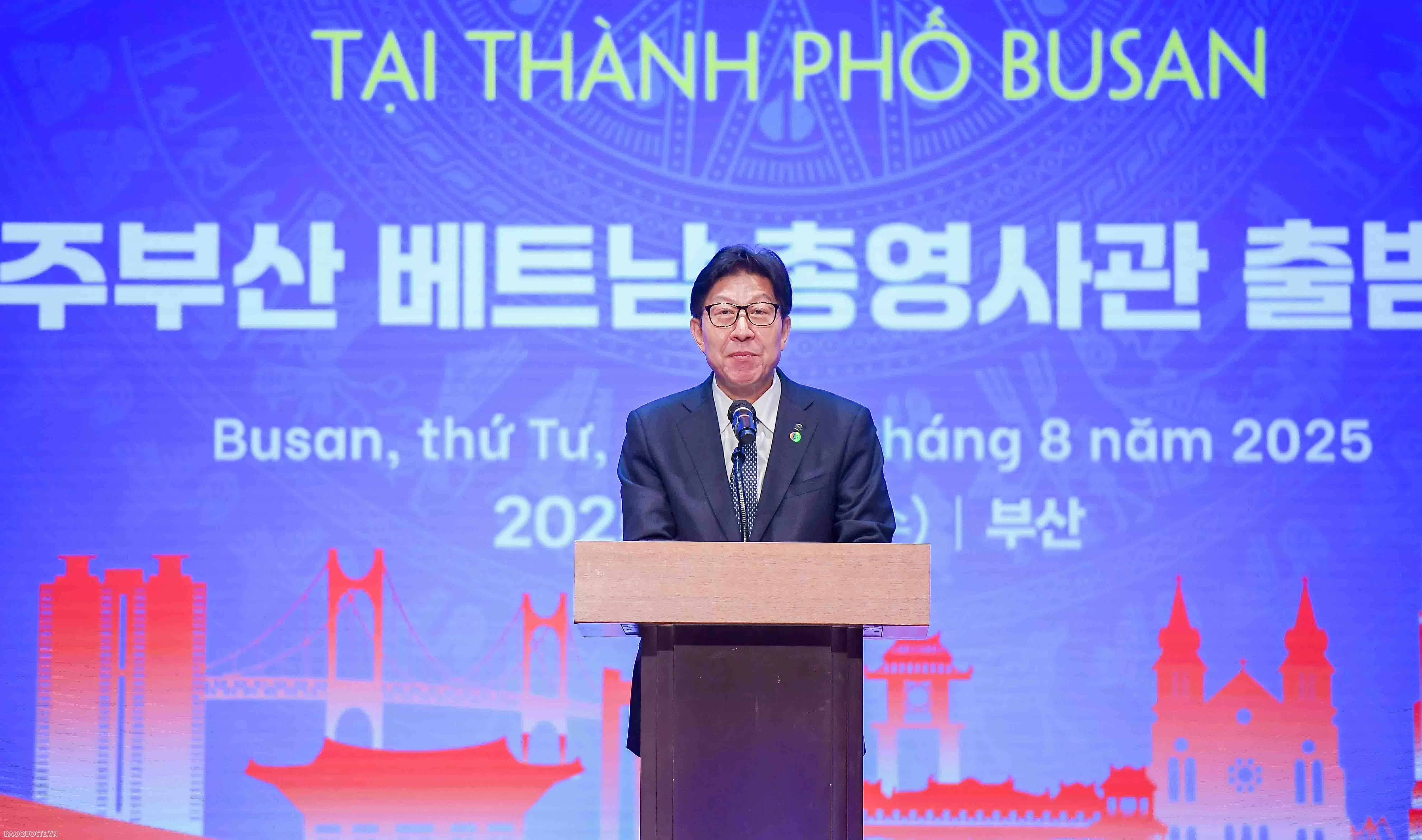 Thị trưởng thành phố Busan Park Hyeong Jun phát biểu tại lễ ra mắt. (Ảnh: Nguyễn Hồng) Việt Nam có Tổng Lãnh sự quán tại Busan, Hàn Quốc