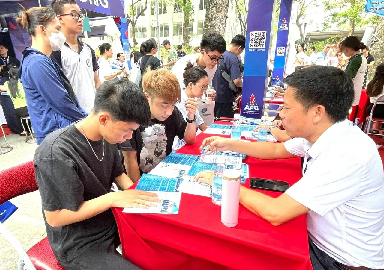 Bộ GD&ĐT chuẩn bị lọc ảo 6 lần để xét tuyển đại học năm 2025 Bộ GD&ĐT chuẩn bị lọc ảo 6 lần để xét tuyển đại học năm 2025