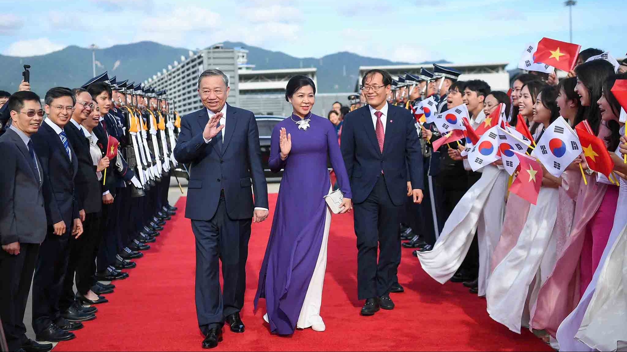 Tổng Bí thư Tô Lâm và Phu nhân kết thúc tốt đẹp chuyến thăm cấp Nhà nước tới Hàn Quốc