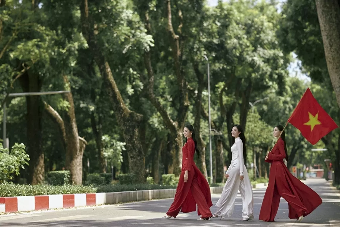 Top 3 Hoa hậu Việt Nam 2024 tham gia dự án áo dài, thể hiện tình cảm quân dân bền chặt Top 3 Hoa hậu Việt Nam 2024 tham gia dự án áo dài, thể hiện tình cảm quân dân bền chặt