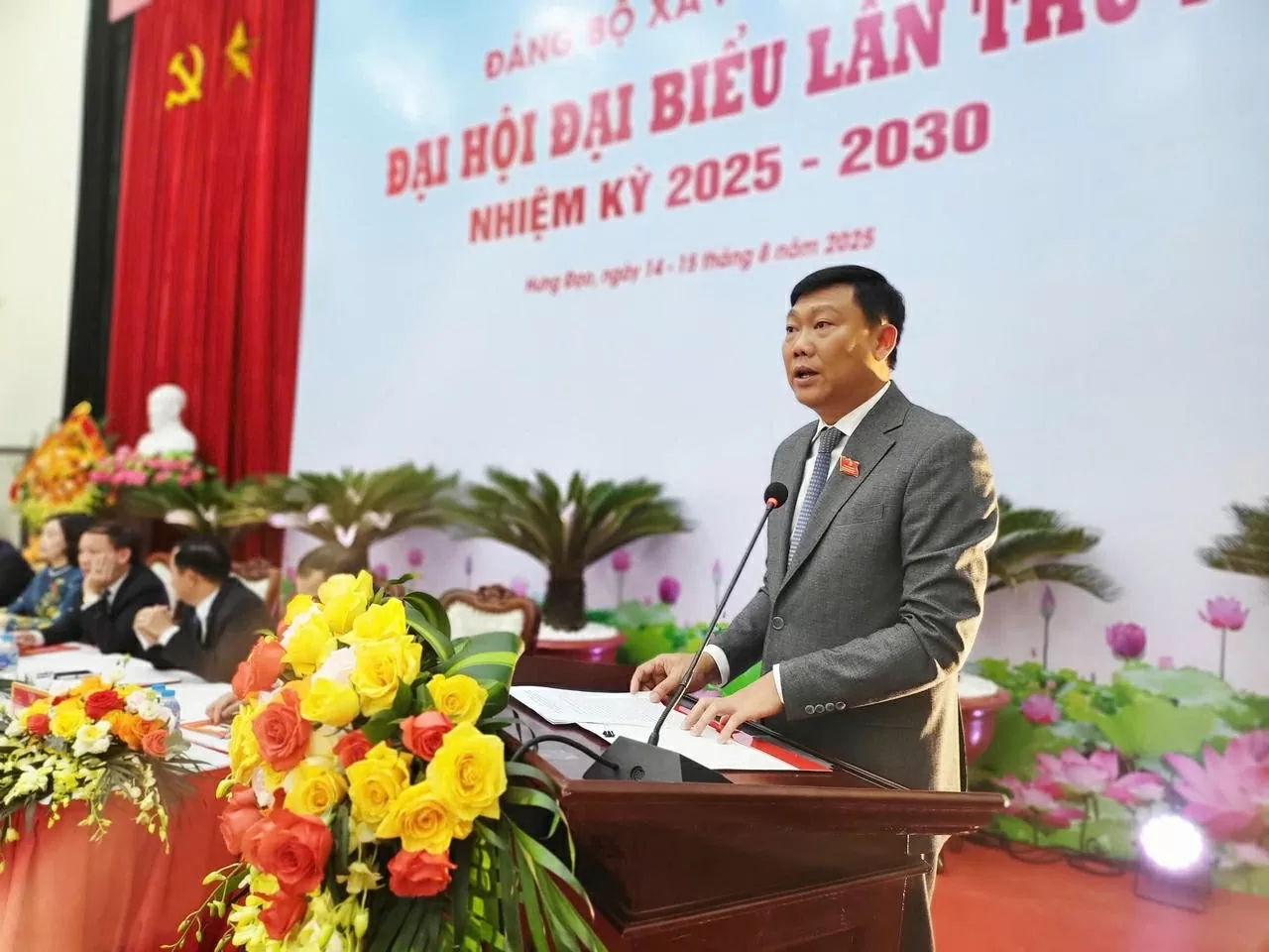 Đồng chí Đỗ Anh Tuấn, Ủy viên BTV Thành ủy, Trưởng Ban Nội chính Thành ủy Hà Nội phát biểu chỉ đạo Đại hội. Đồng chí Đỗ Anh Tuấn, Ủy viên BTV Thành ủy, Trưởng Ban Nội chính Thành ủy Hà Nội phát biểu chỉ đạo Đại hội.