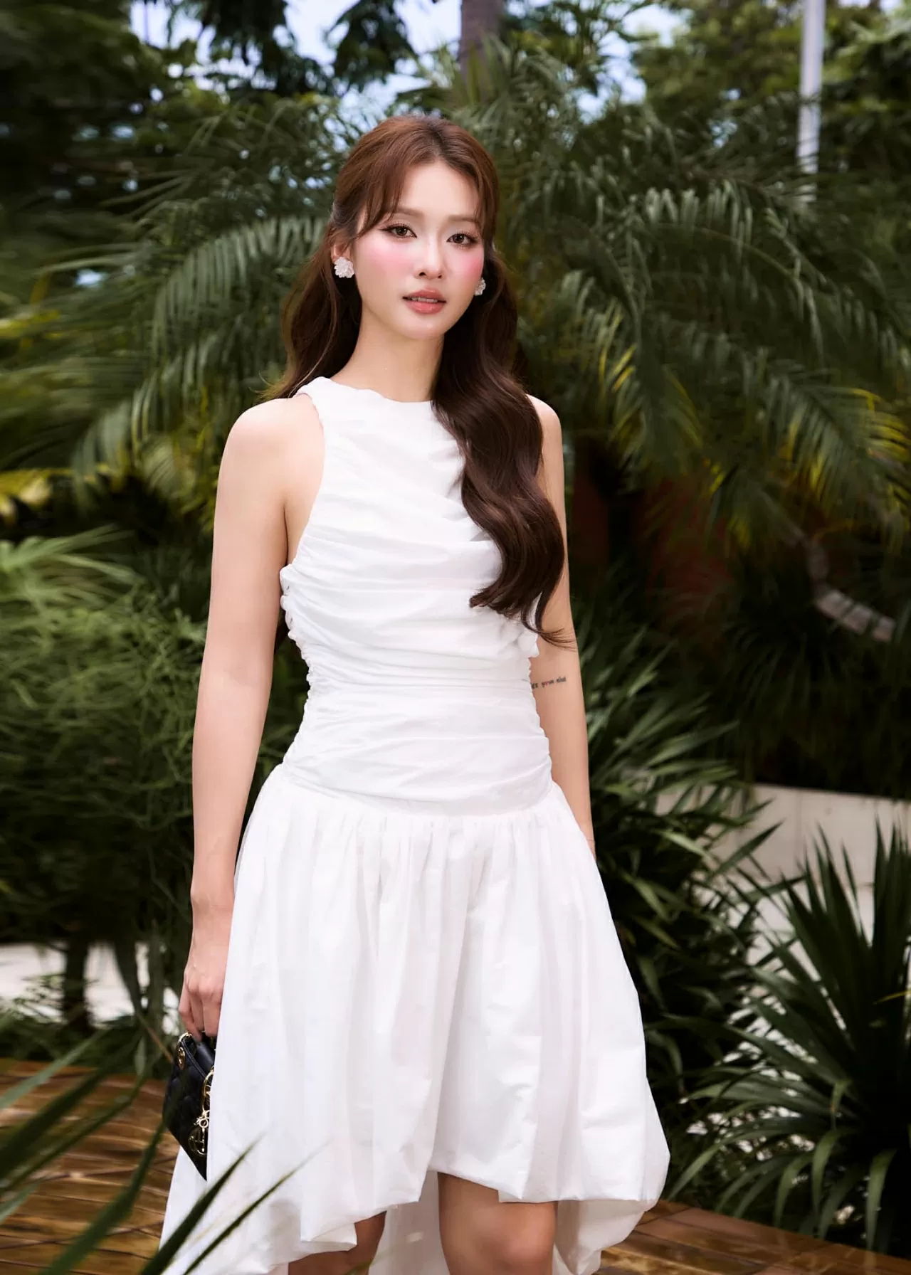 Diễn viên Khả Ngân đăng ảnh cực ngầu