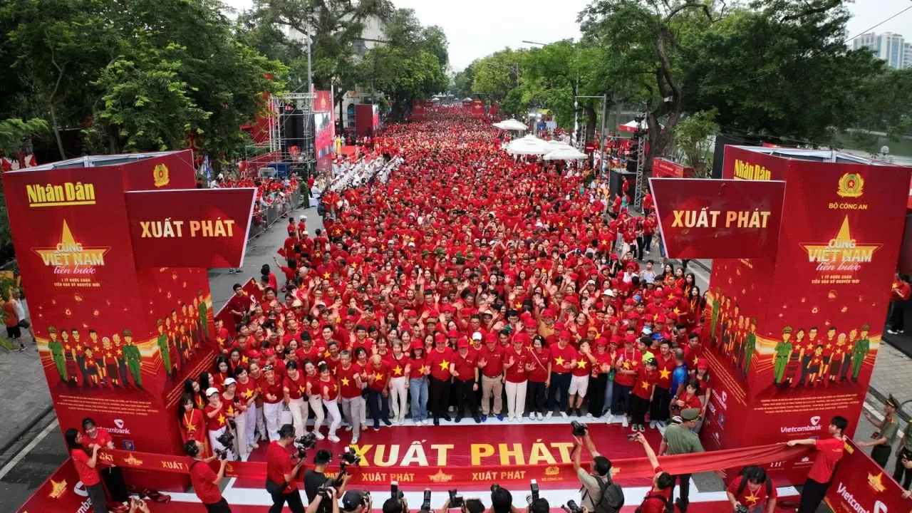 Hàng triệu người tham gia chương trình Cùng Việt Nam tiến bước Hàng triệu người tham gia chương trình Cùng Việt Nam tiến bước