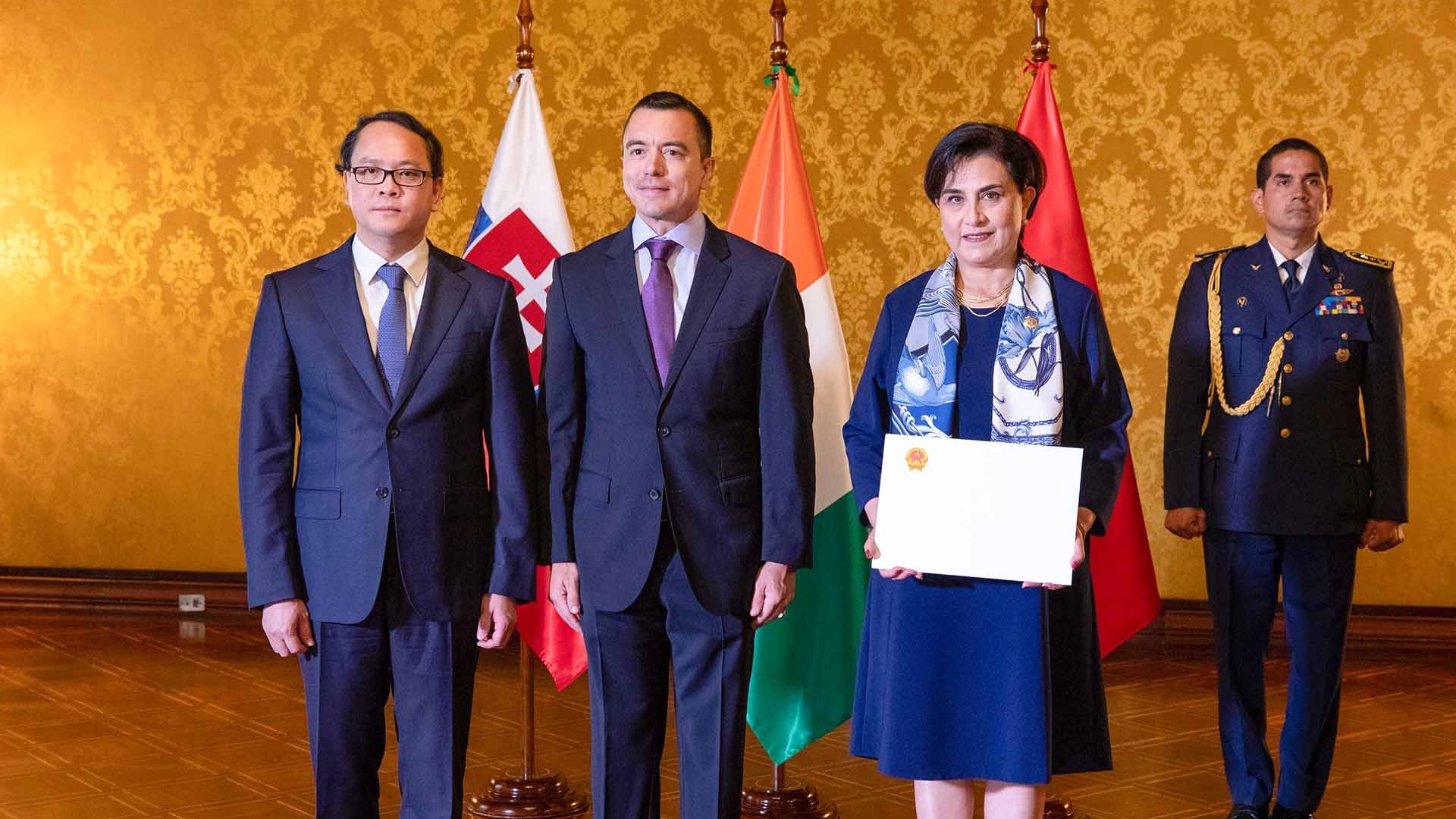 Đại sứ Nguyễn Việt Cường trình Thư ủy nhiệm lên Tổng thống Ecuador