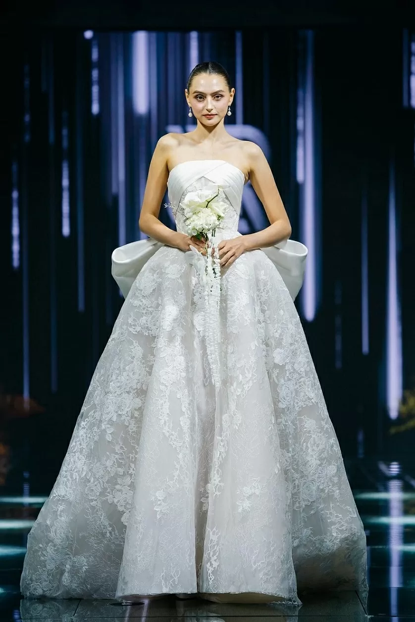 Hoa hậu Kỳ Duyên trình diễn thời trang cưới phong cách thanh lịch, lãng mạn Hoa hậu Kỳ Duyên trình diễn thời trang cưới phong cách thanh lịch, lãng mạn