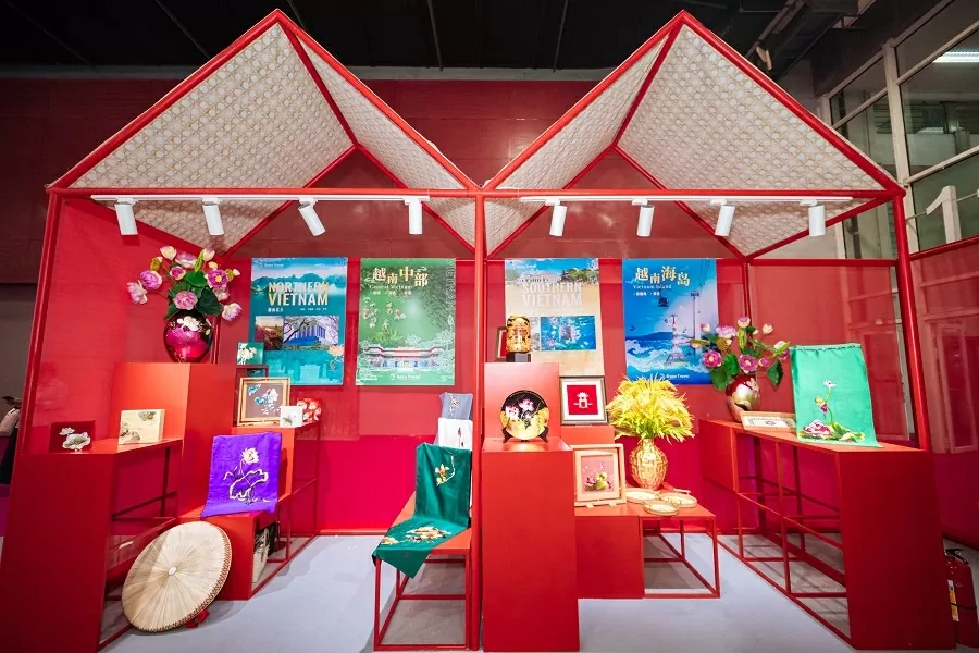 Không gian văn hóa Việt Nam gây ấn tượng sâu sắc ở Lễ hội sách quốc tế tại Quảng Đông, Trung Quốc Không gian văn hóa Việt Nam gây ấn tượng sâu sắc ở Lễ hội sách quốc tế tại Quảng Đông, Trung Quốc