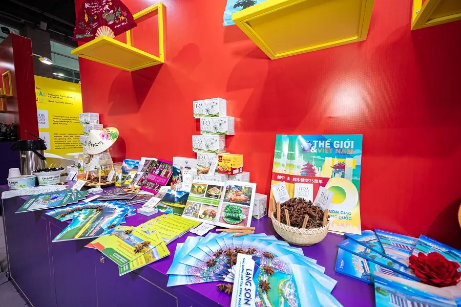Không gian văn hóa Việt Nam gây ấn tượng sâu sắc ở Lễ hội sách quốc tế tại Quảng Đông, Trung Quốc Không gian văn hóa Việt Nam gây ấn tượng sâu sắc ở Lễ hội sách quốc tế tại Quảng Đông, Trung Quốc