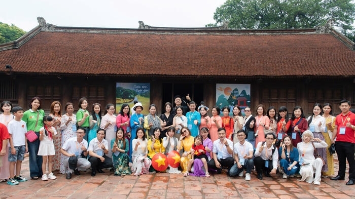 Hoạt động ngoại khoá ý nghĩa của giáo viên kiều bào tại quê hương