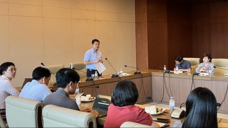 Chi bộ Vụ châu Âu - Bộ Ngoại giao tổ chức sinh hoạt chuyên đề 'Theo dấu chân Bác Hồ ở Pháp'