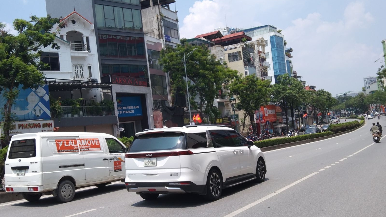 Tránh sốc nhiệt khi ở trong xe ô tô mùa nóng