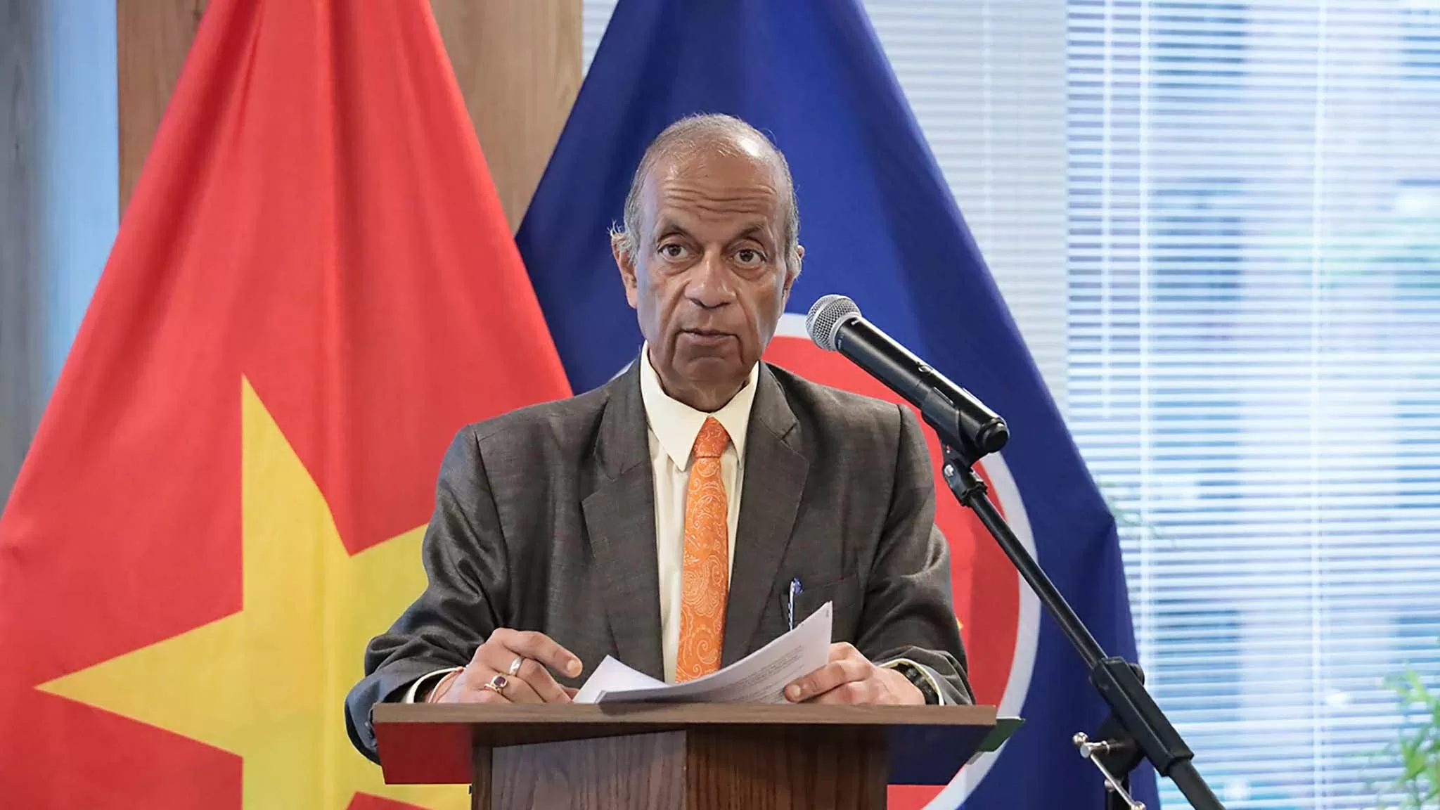 Phó Tổng thư ký Liên hợp quốc Atul Khare phát biểu chúc mừng. Phó Tổng thư ký Liên hợp quốc Atul Khare phát biểu chúc mừng.