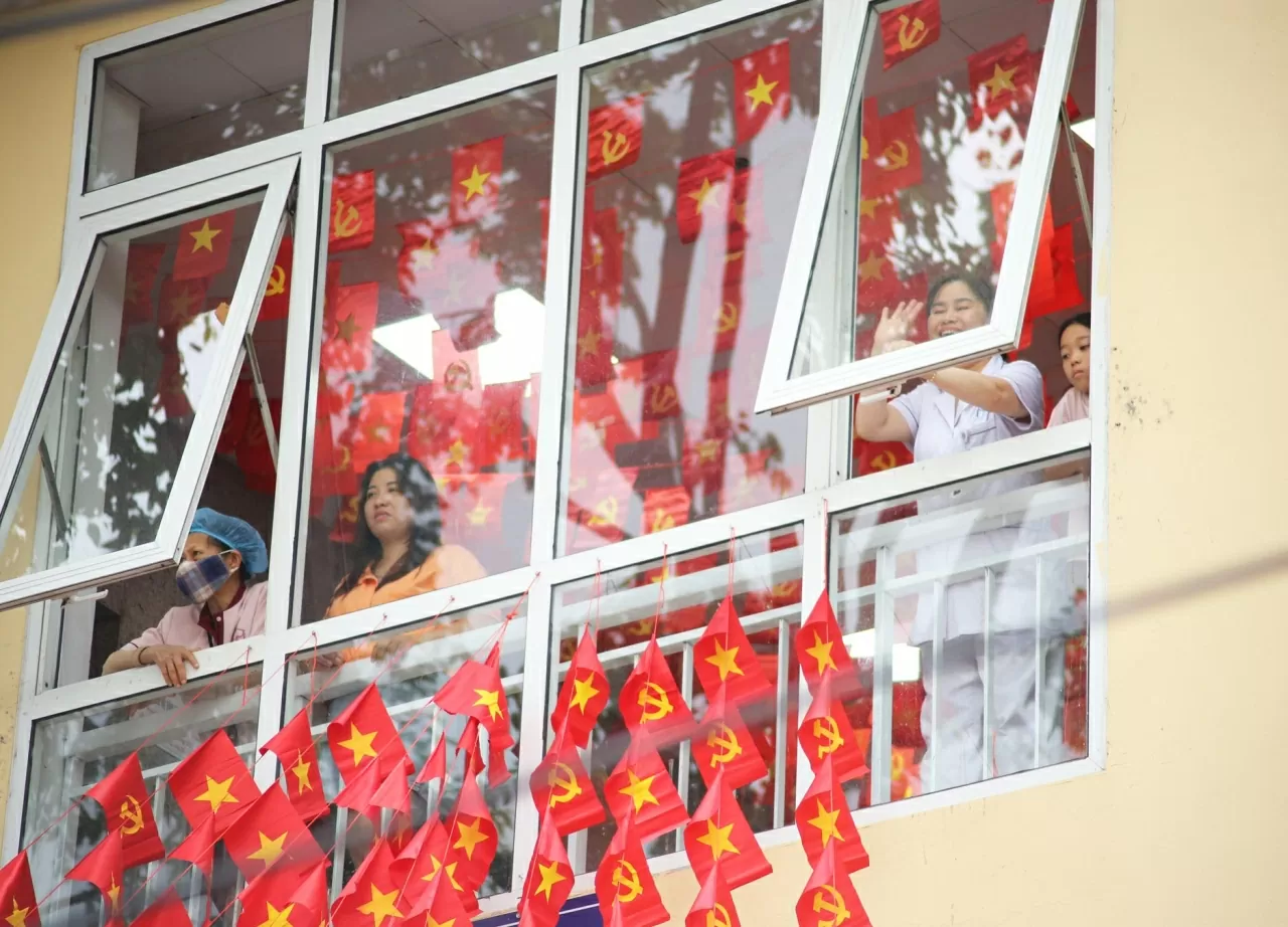 Bệnh nhân và cả các y bác sĩ tại bệnh viên Xanh Pôn cũng không giấu nổi sự hân hoan, háo hức. (Ảnh: Thành Long) Bệnh nhân và cả các y bác sĩ tại bệnh viên Xanh Pôn cũng không giấu nổi sự hân hoan, háo hức. (Ảnh: Thành Long)