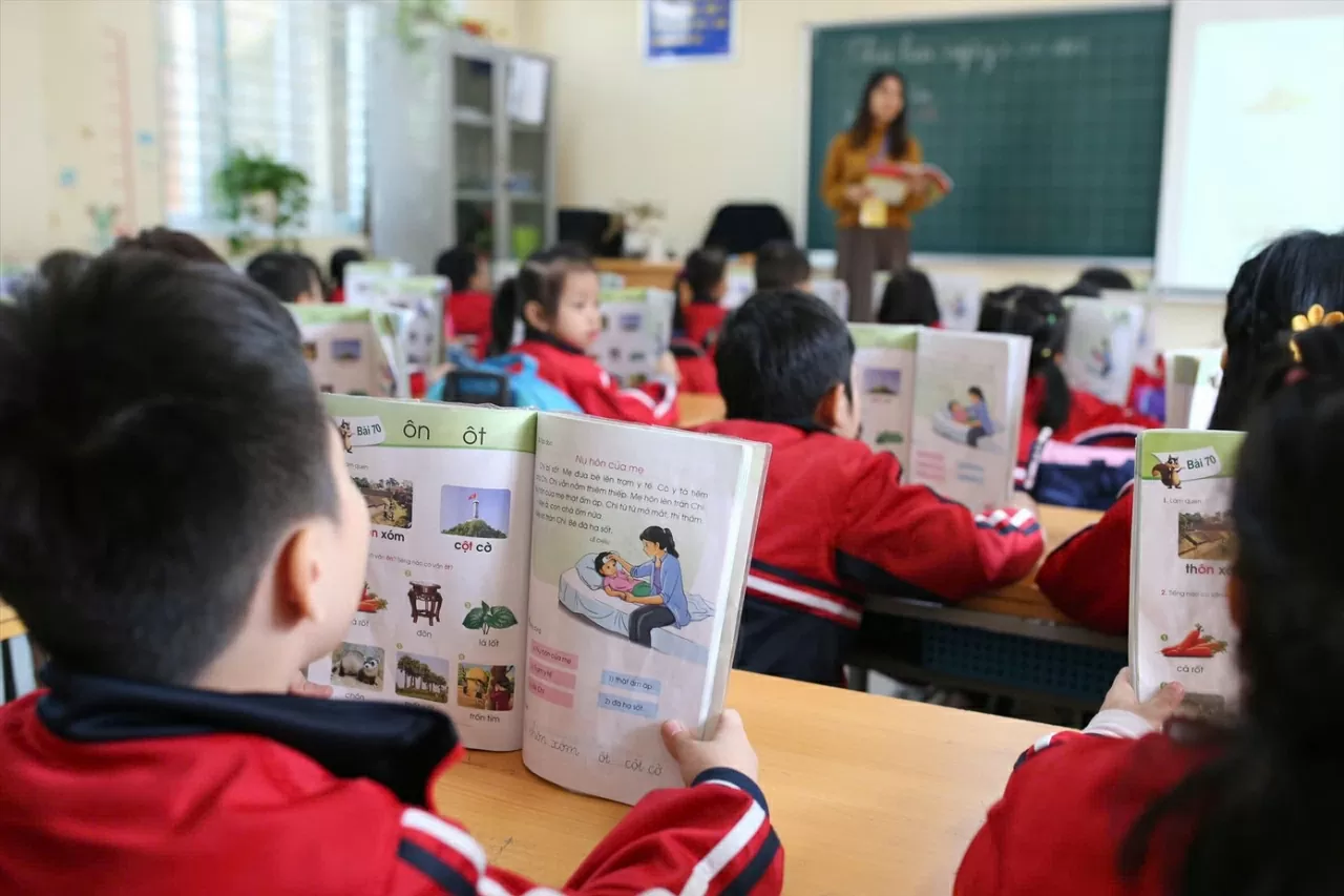 Cầu nối đưa tri thức đến mọi miền đất nước