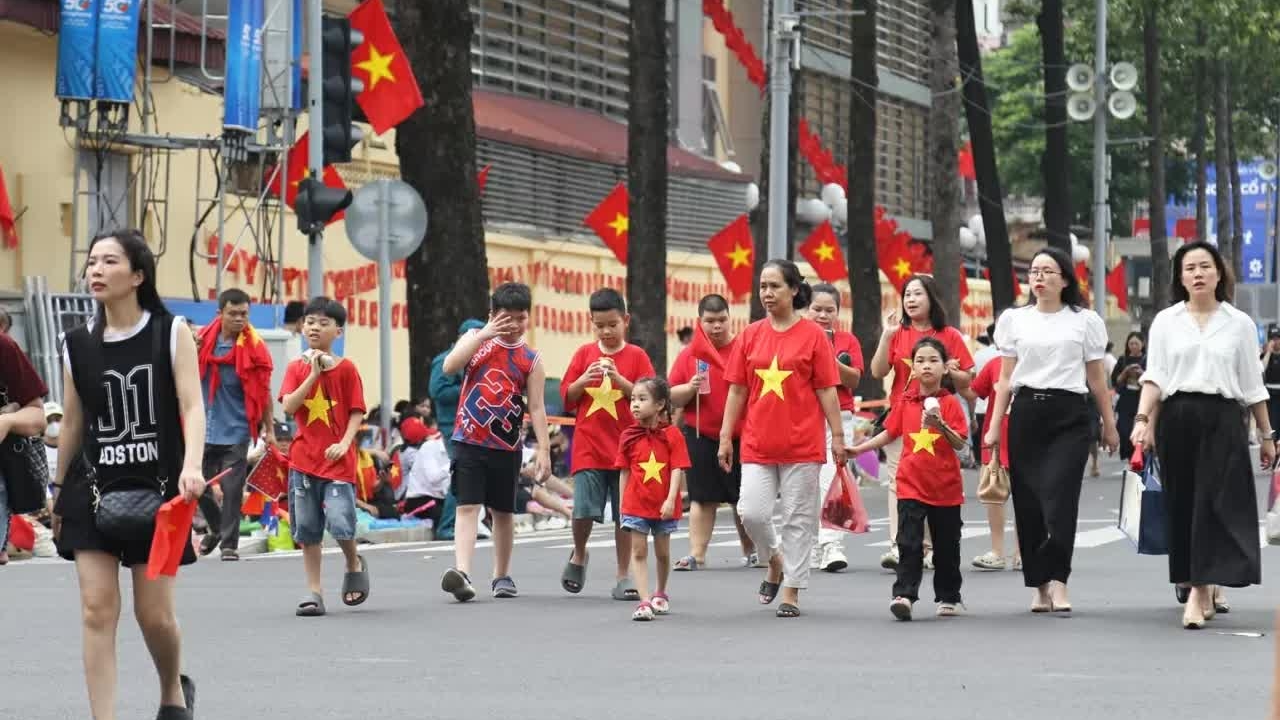 Nhân dân và du khách tại Hà Nội được miễn phí sử dụng phương tiện vận tải công cộng dịp Quốc khánh