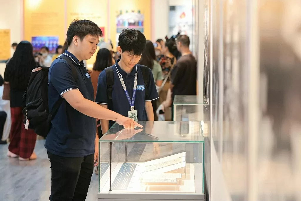 Trưng bày khơi dậy tinh thần hiếu học và khát vọng học tập Trưng bày khơi dậy tinh thần hiếu học và khát vọng học tập