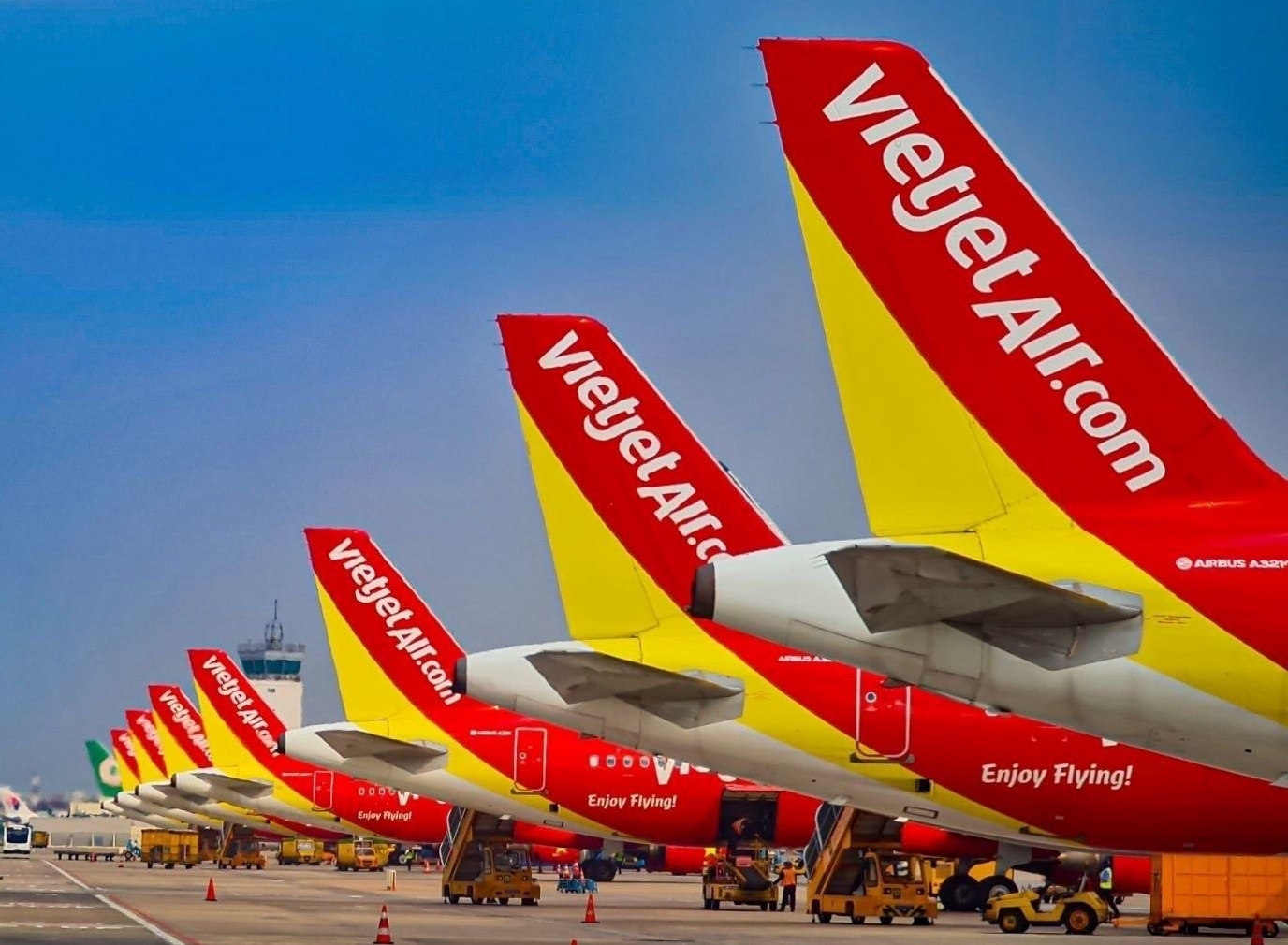 Forbes vinh danh Vietjet trong Top 50 Công ty tốt nhất Việt Nam 2025