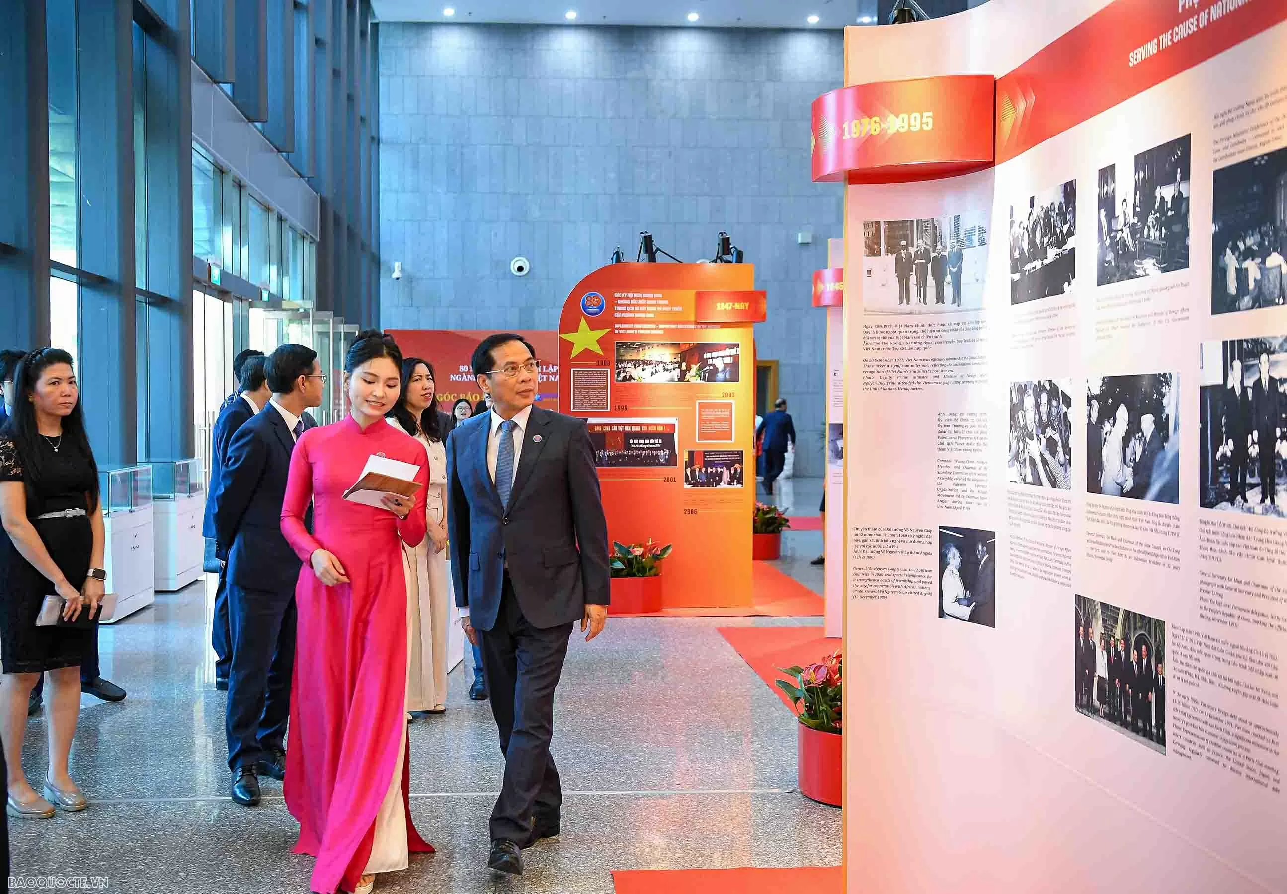 Khai mạc Triển lãm tôn vinh nền ngoại giao bản lĩnh, mềm dẻo, kiên cường Khai mạc Triển lãm tôn vinh nền ngoại giao bản lĩnh, mềm dẻo, kiên cường