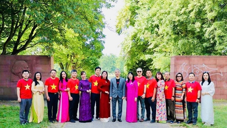 Đảng ủy tại Đức tổ chức sinh hoạt chuyên đề về Chủ tịch Hồ Chí Minh