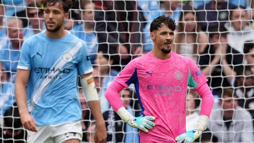 Pep Guardiola thay đổi khó hiểu, Man City thất bại thảm hại trước Tottenham