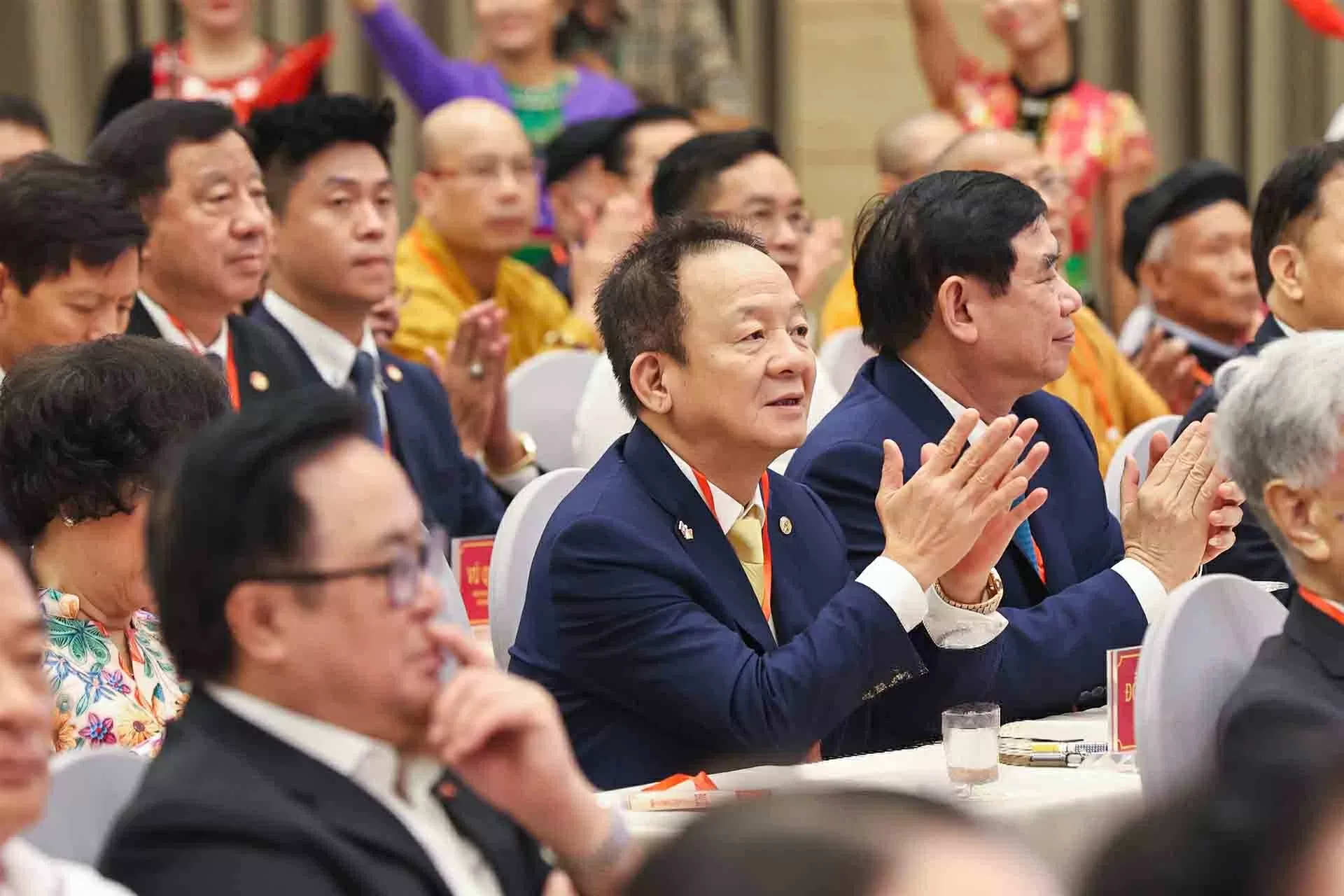 Doanh nhân Đỗ Quang Hiển được vinh danh xuất sắc đóng góp cho cộng đồng Doanh nhân Đỗ Quang Hiển được vinh danh xuất sắc đóng góp cho cộng đồng