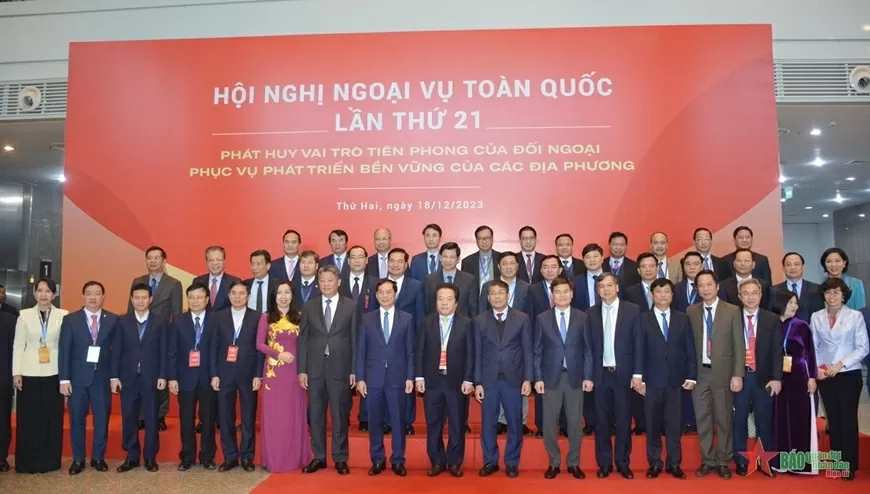 Bản giao hưởng của tinh thần tận tâm và sự đồng hành của Bộ Ngoại giao Bản giao hưởng của tinh thần tận tâm và sự đồng hành của Bộ Ngoại giao